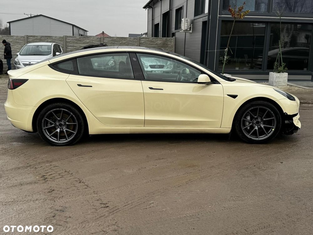Tesla Model 3 - 9