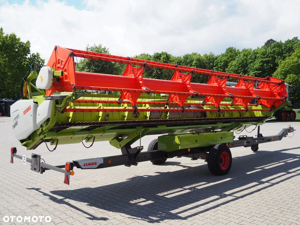 Claas Lexion 750 + V770 - 13