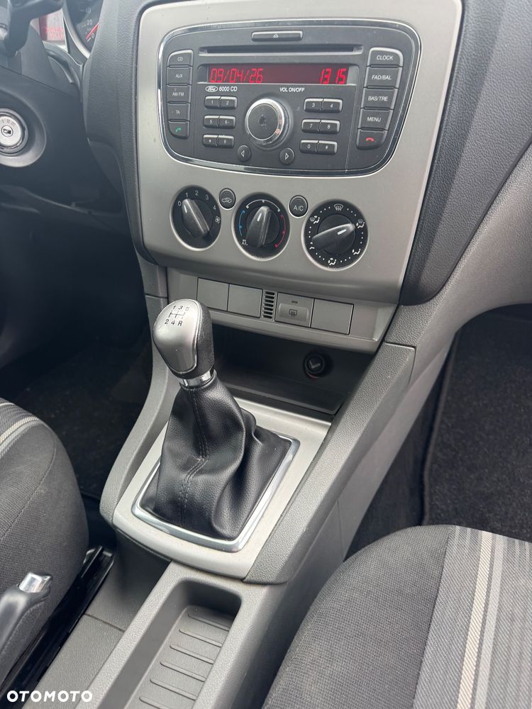 Ford Focus 1.6 Ambiente - 24