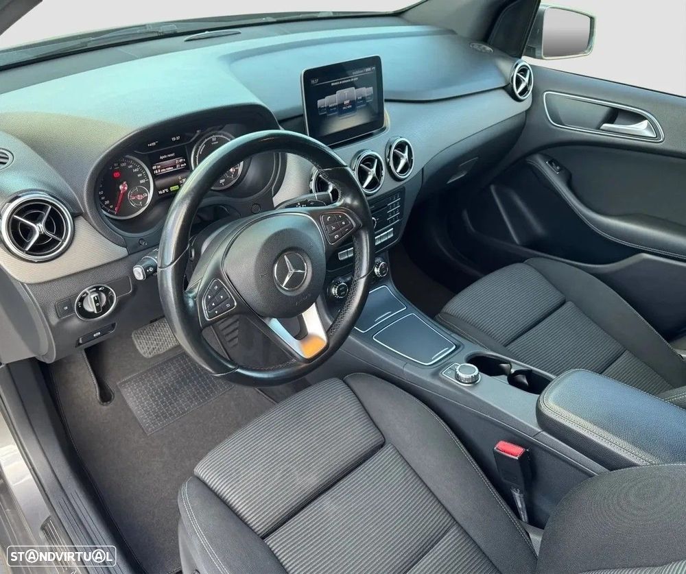 Mercedes-Benz B 180 - 10