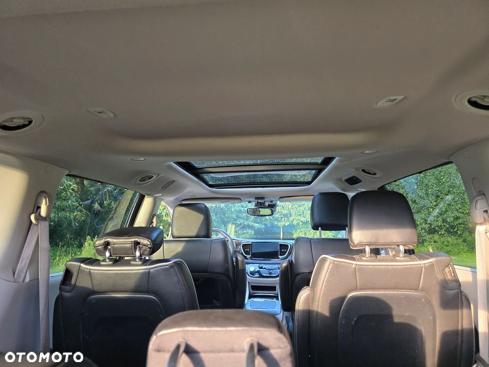 Chrysler Pacifica - 17