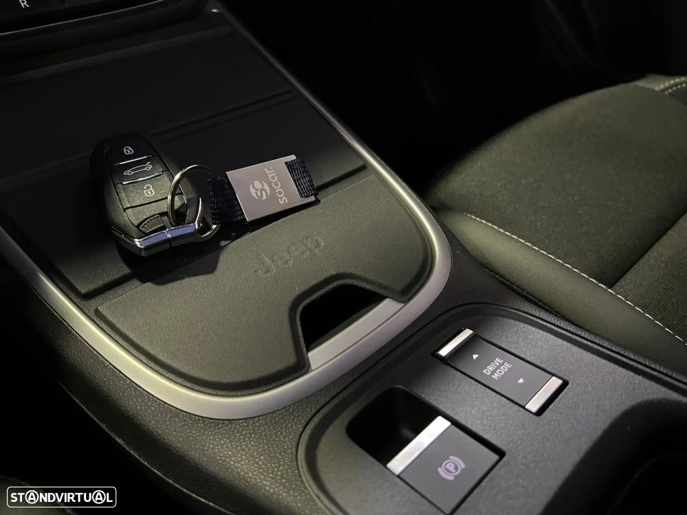 Jeep Avenger 1.2 e-Hybrid Summit DCT - 29