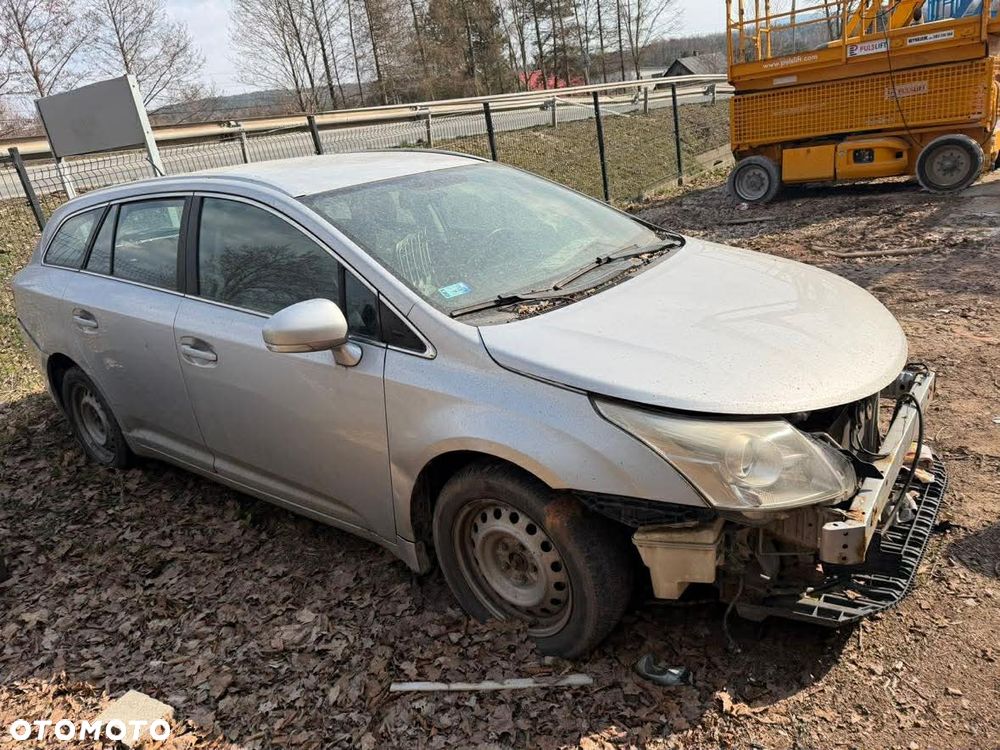 Toyota Avensis 2.0 D-4D Luna - 5