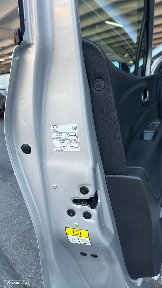 Renault Captur 1.5 dCi Exclusive EDC - 4