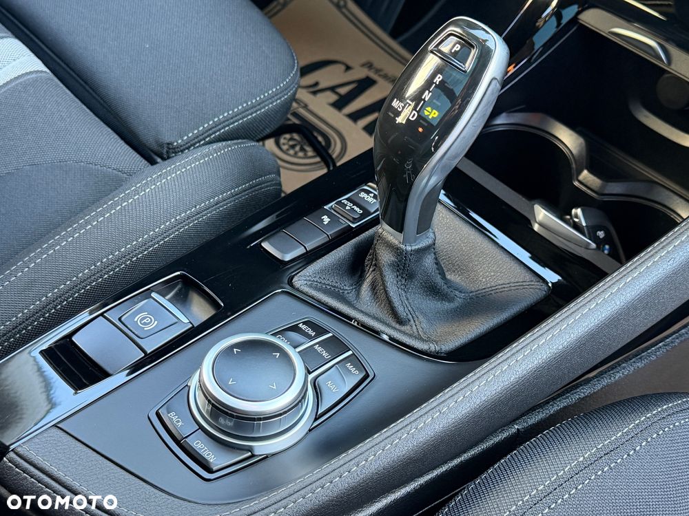 BMW X2 sDrive18d Advantage Plus - 11