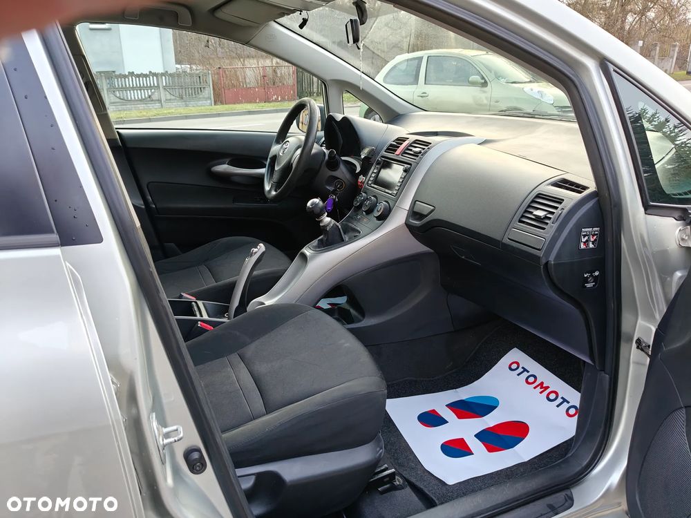 Toyota Auris 2.0 D-4D Luna - 18