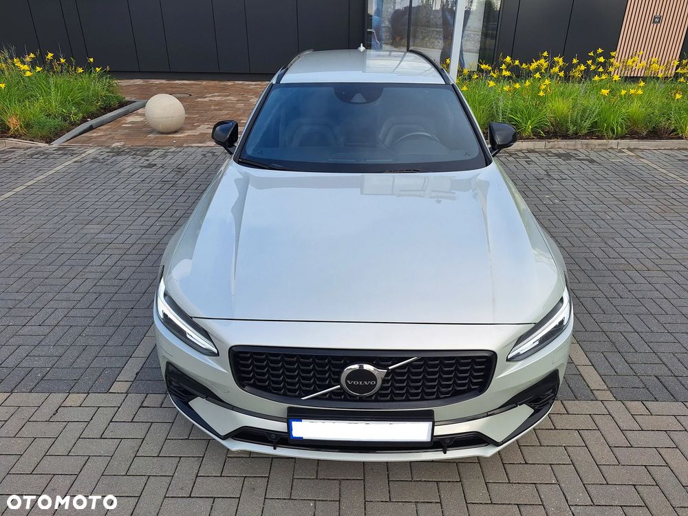 Volvo V90 D4 R-Design - 3