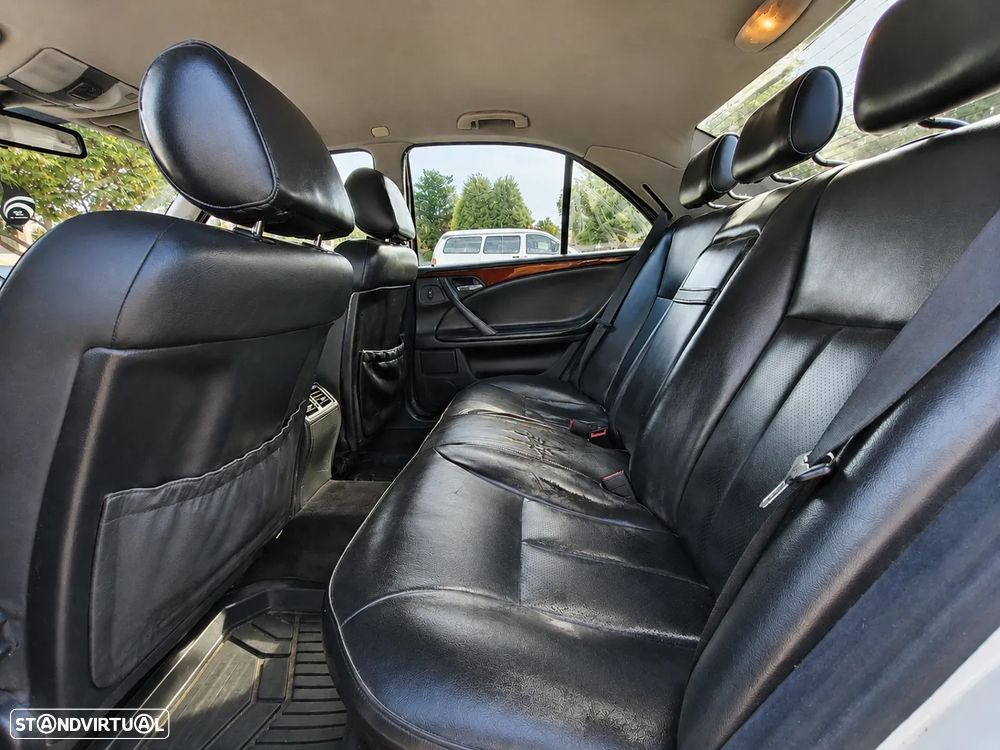 Mercedes-Benz E 220 CDI Avantgarde - 8
