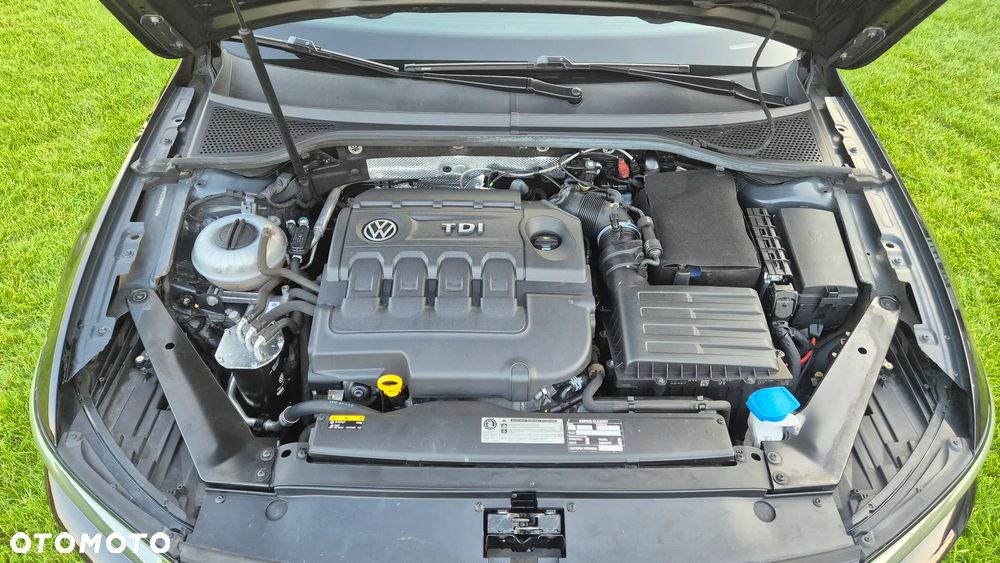 Volkswagen Passat 2.0 TDI (BlueMotion Technology) Comfortline - 14