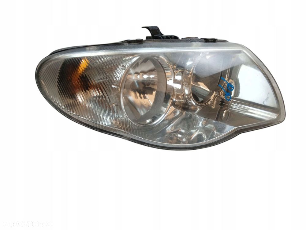 LAMPA PRAWY PRZÓD CHRYSLER VOYAGER IV (2000-2005) 2.5 CRD 141KM 04857832AB, 6245200000 - 5