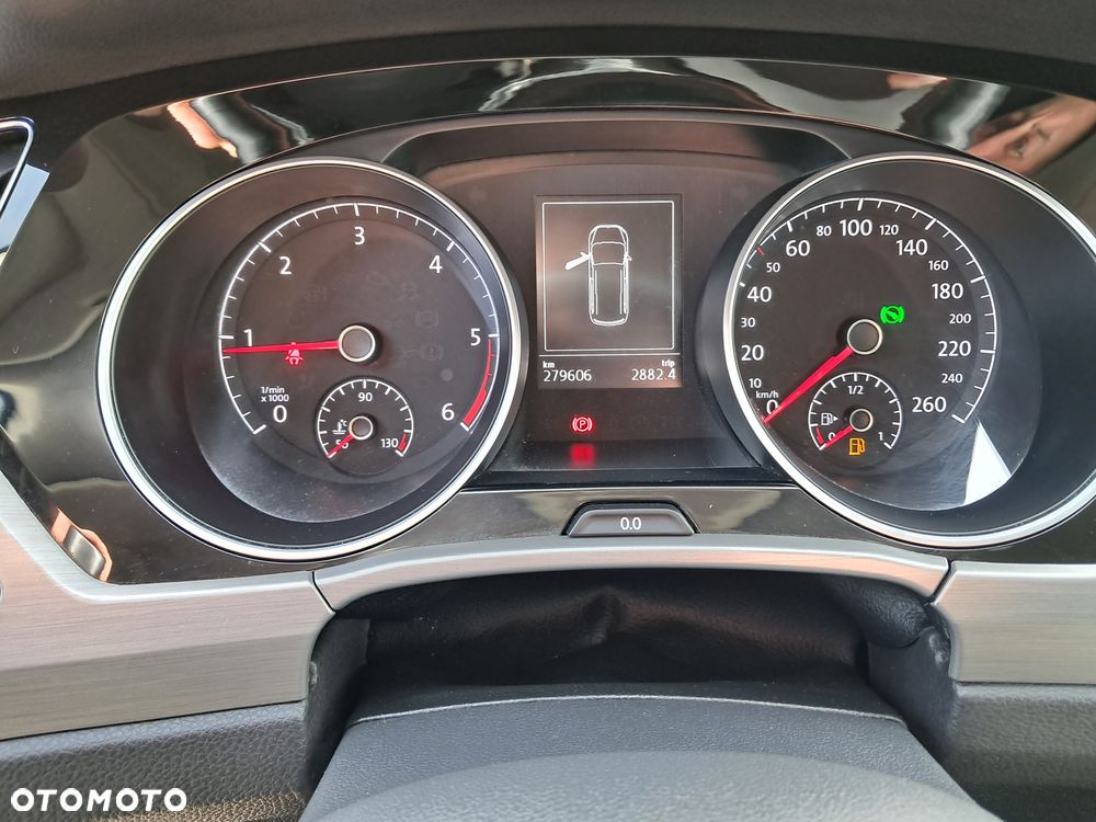 Volkswagen Touran 2.0 TDI SCR (BlueMotion Technology) DSG Comfortline - 11