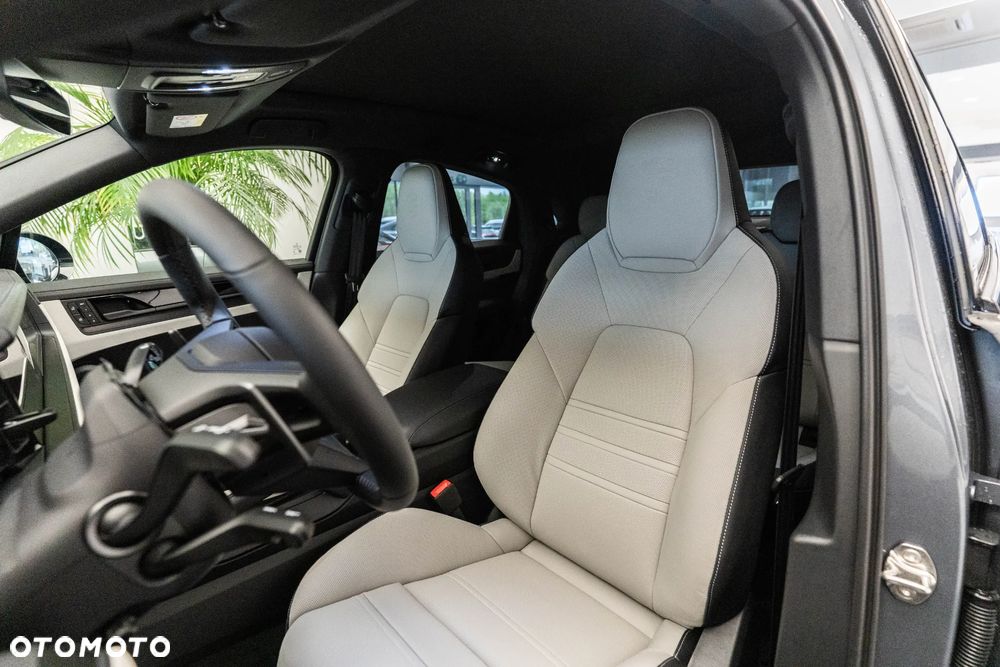 Porsche Cayenne Black Edition - 13