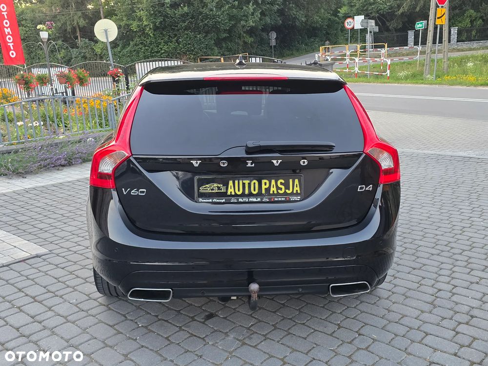 Volvo V60 D4 Momentum - 16