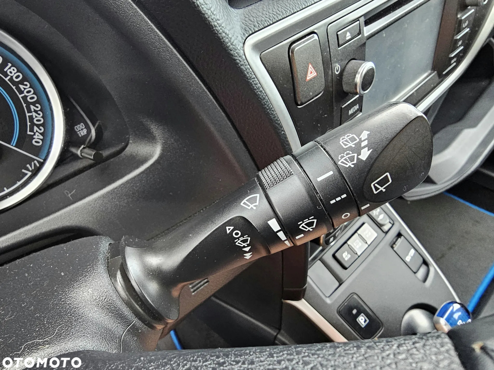 Toyota Auris 1.8 HSD Prestige NAVI - 23