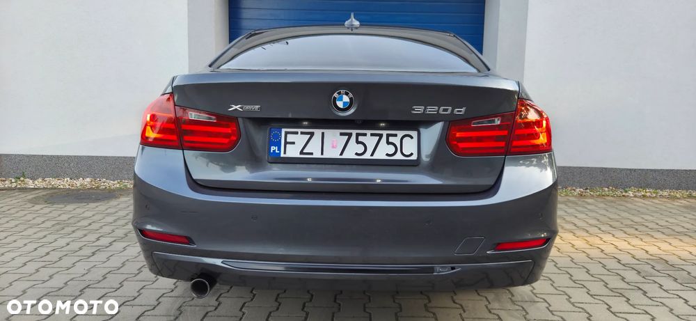 BMW Seria 3 ver-320d-xdrive-sport-line - 11