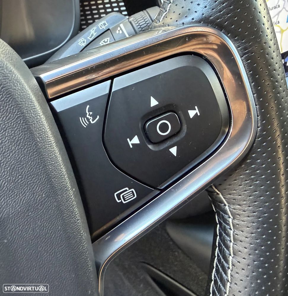 Volvo XC 40 1.5 T3 R-Design Tech Edition - 18