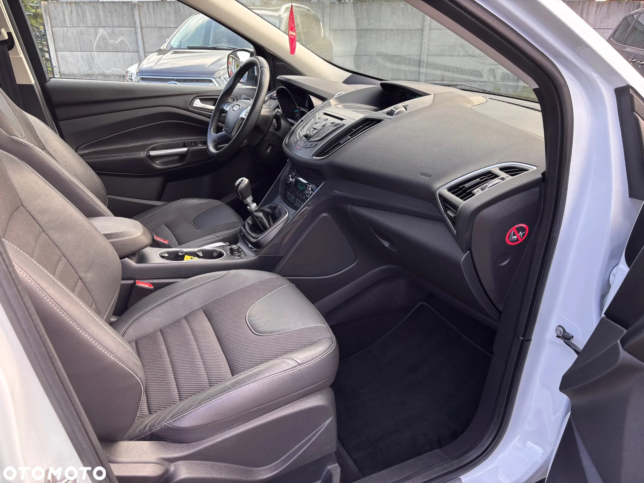 Ford Kuga 1.6 EcoBoost 2x4 Titanium - 18