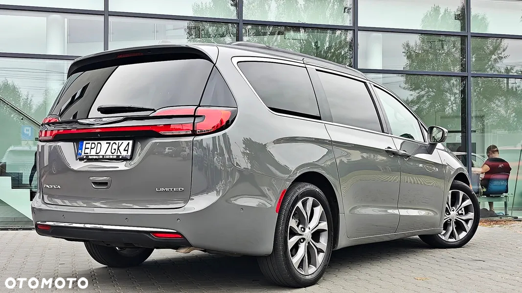 Chrysler Pacifica - 7