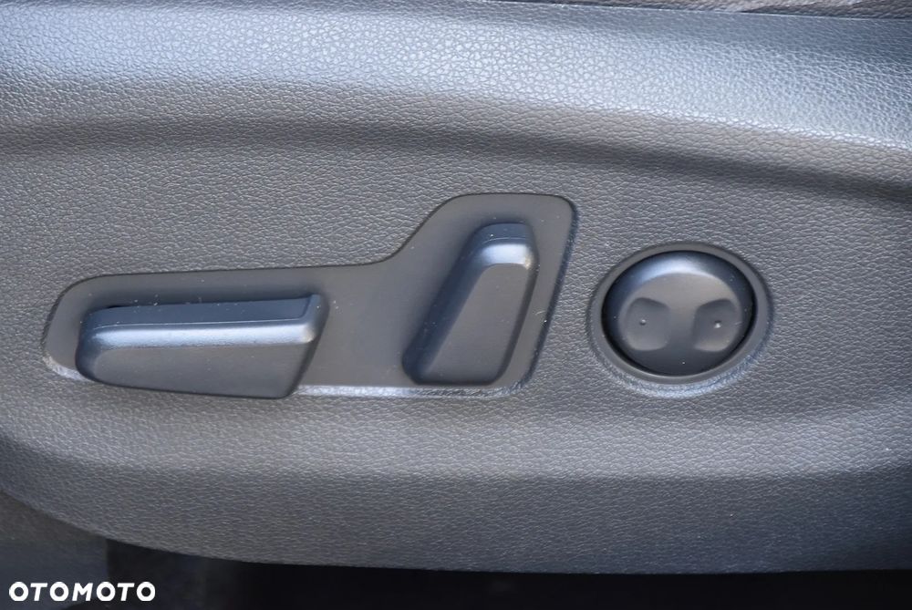 Hyundai Tucson 2.0 CRDI 4WD Automatik Premium - 29