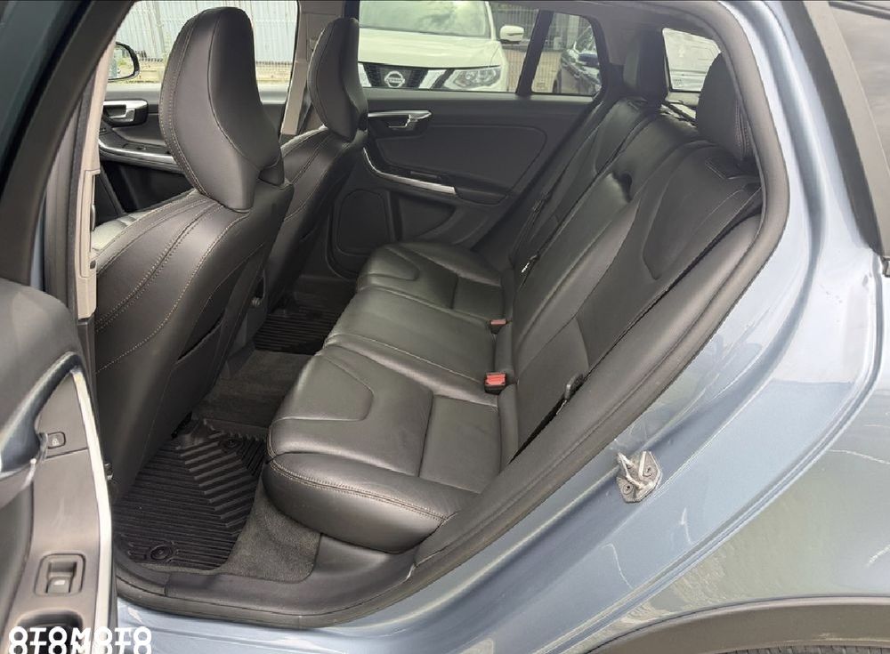 Volvo V60 Cross Country - 20