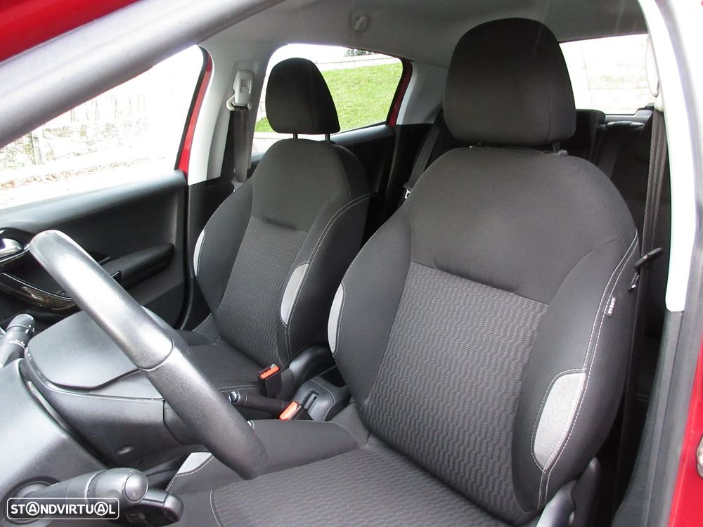 Peugeot 208 1.2 VTi SE Style - 20