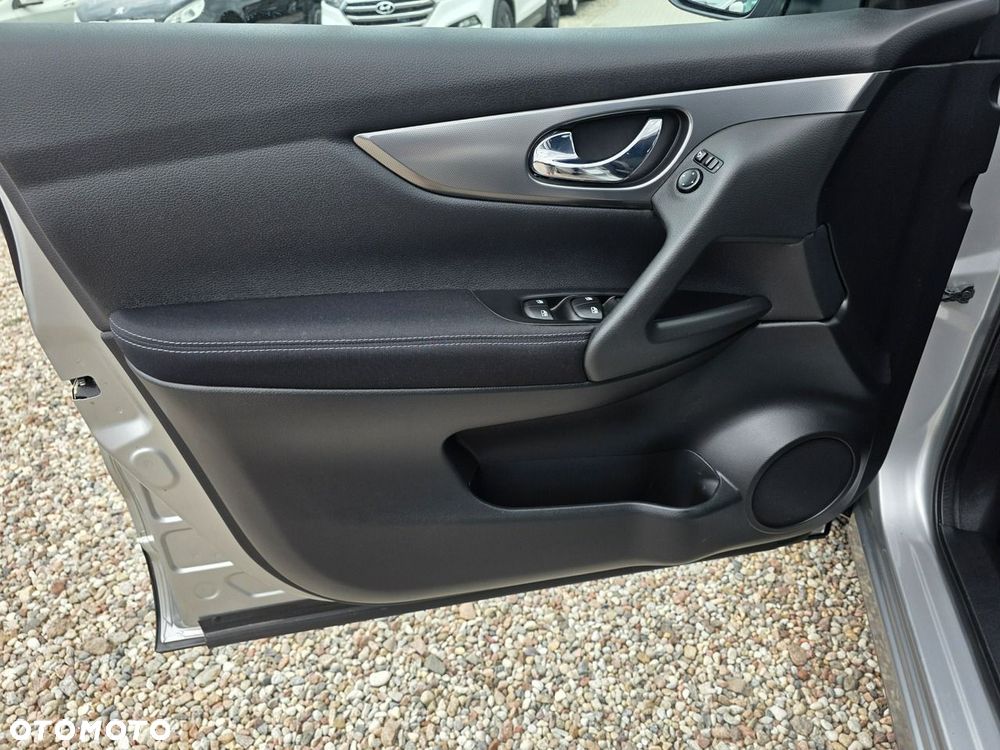 Nissan Qashqai 1.2 DIG-T Xtronic TEKNA+ - 16