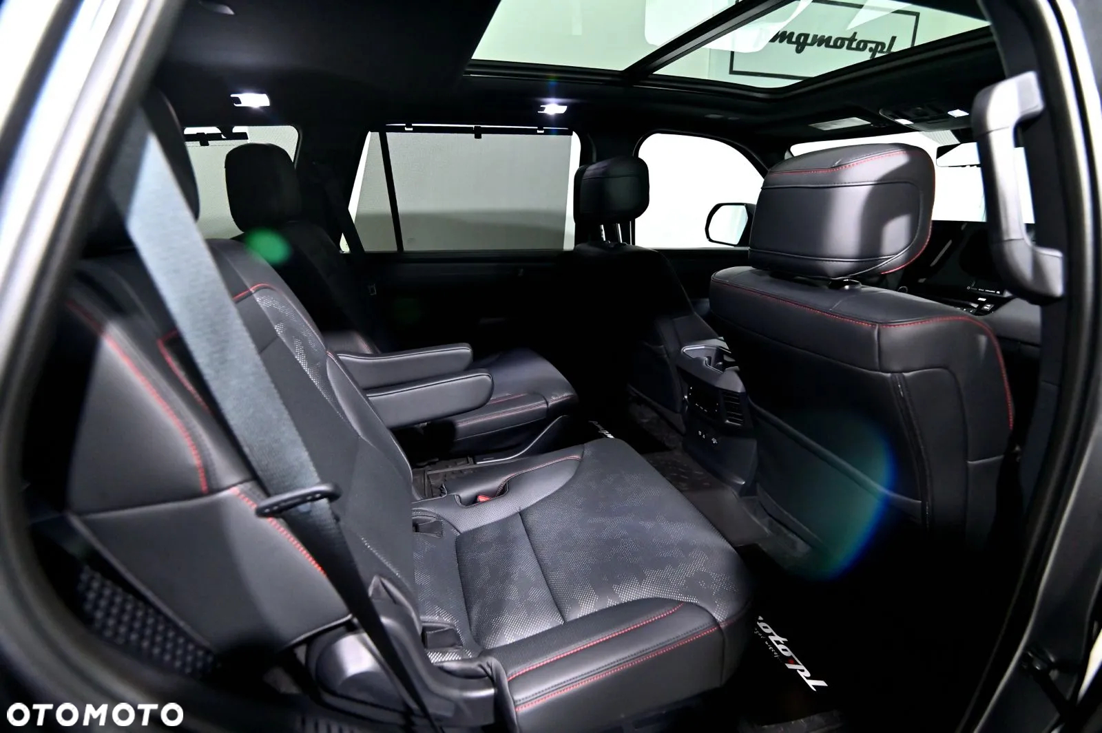 Toyota Sequoia - 33