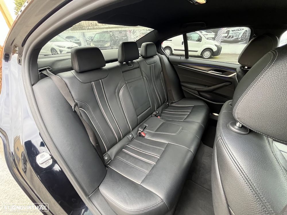BMW 520 d Pack Desportivo M Auto - 36