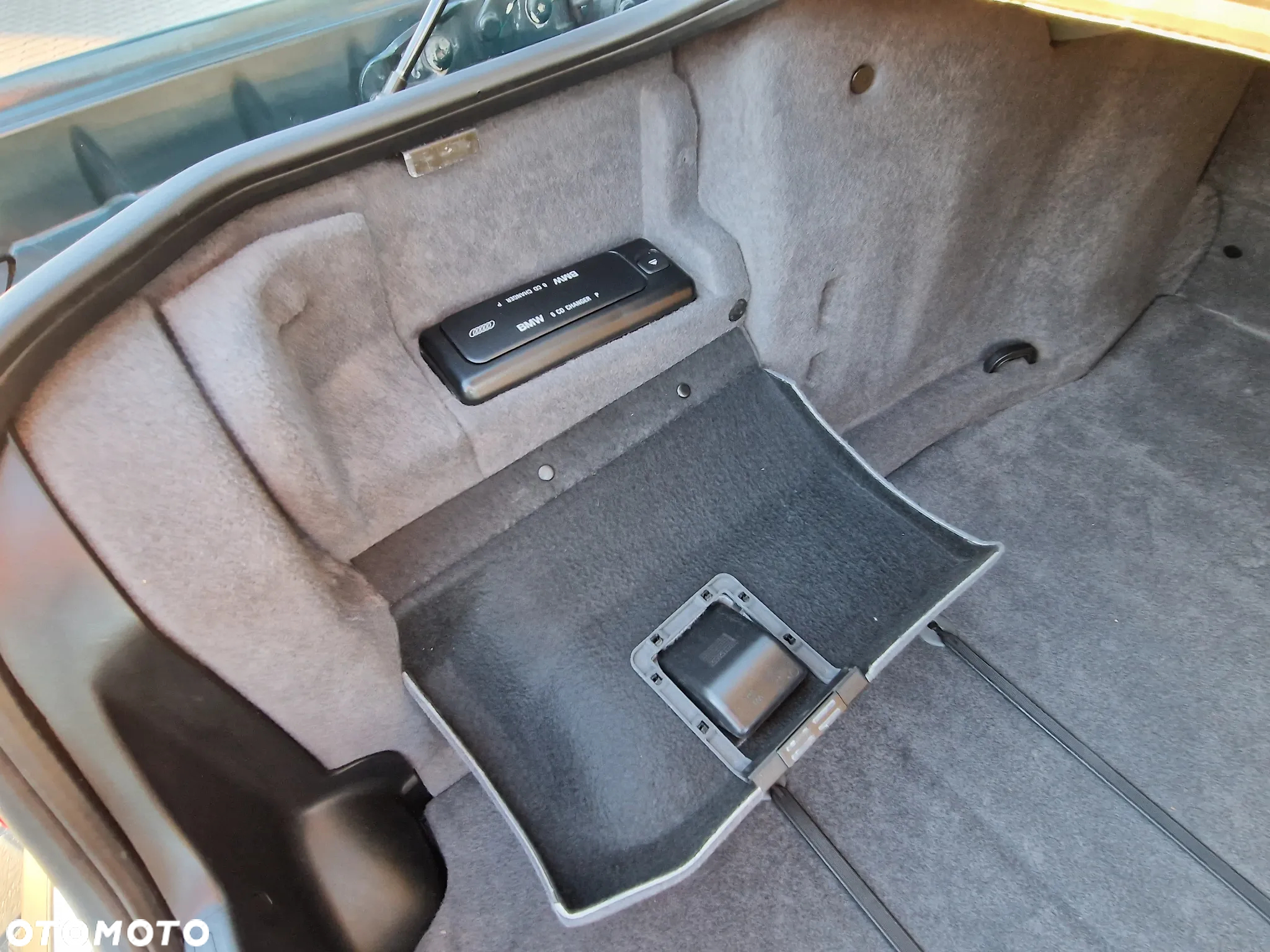 BMW Seria 7 740i V8 - 23