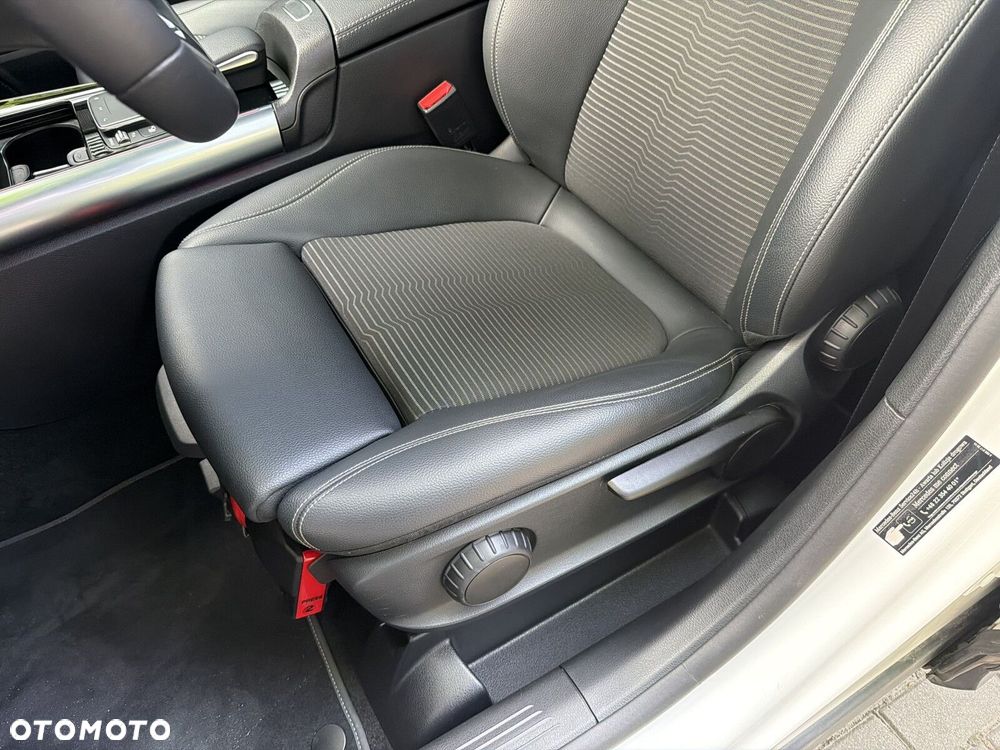Mercedes-Benz GLA 180 Progressive - 13