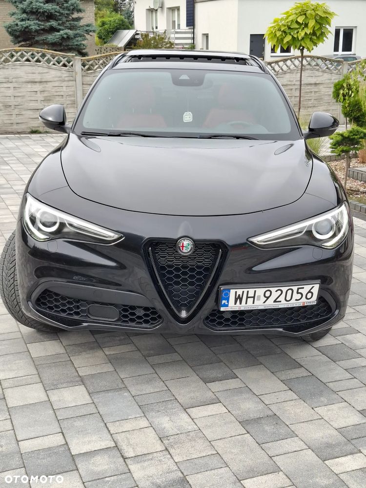Alfa Romeo Stelvio - 1