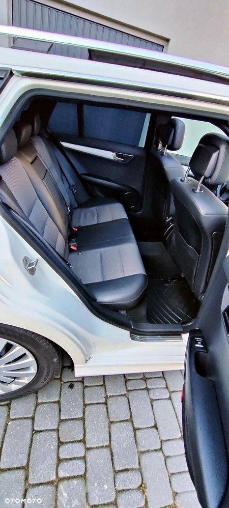 Mercedes-Benz Klasa C 180 CGI Automatik BlueEFFICIENCY Avantgarde - 17