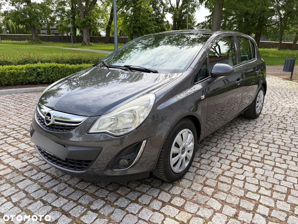 Opel Corsa 1.4 16V Cosmo - 2