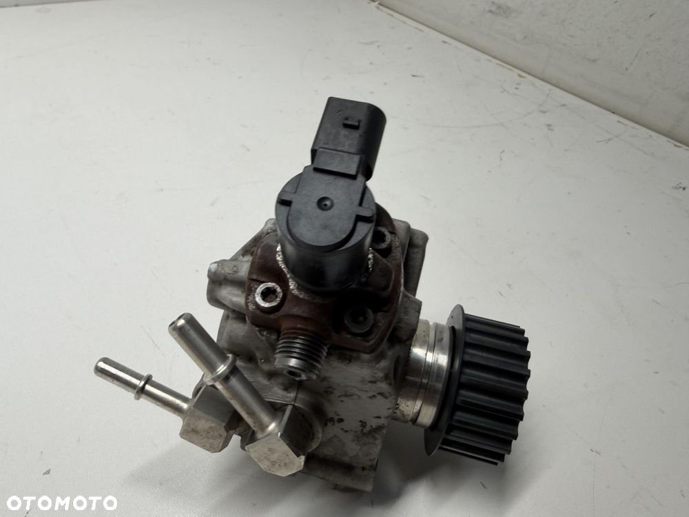 POMPA WTRYSKOWA HYUNDAI KIA 1.6 CRDI D4FE  33100-2U000 2019- - 4