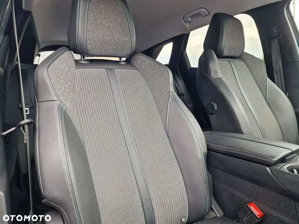 Peugeot 3008 1.6 PureTech Hybrid PHEV Allure S&S EAT8 - 22