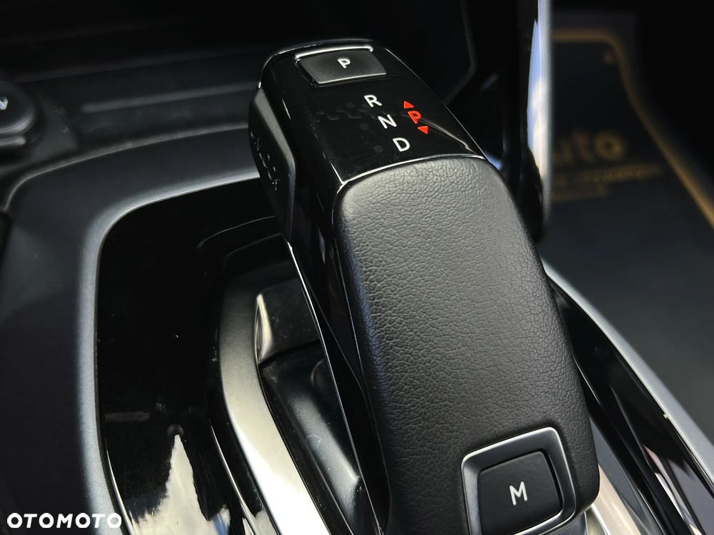 Peugeot 2008 1.5 BlueHDi Allure Pack S&S EAT8 - 32