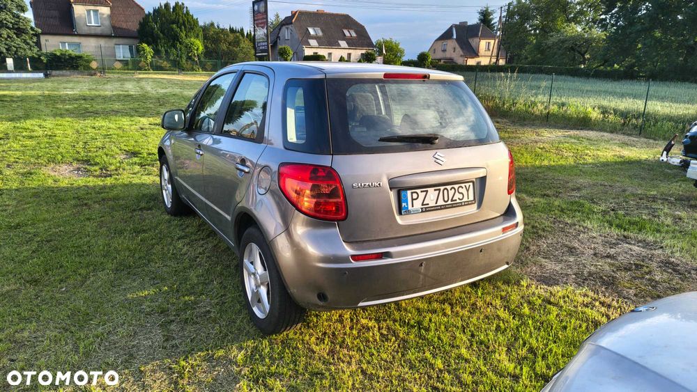 Suzuki SX4 - 4
