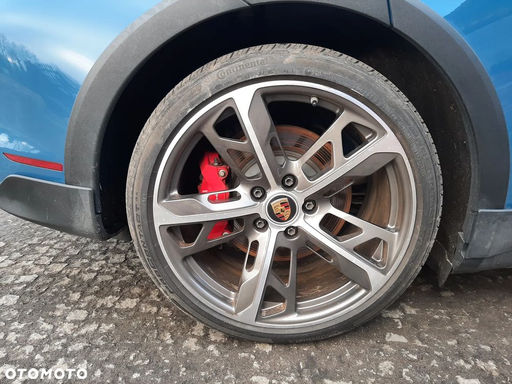 Porsche Taycan 4S - 11