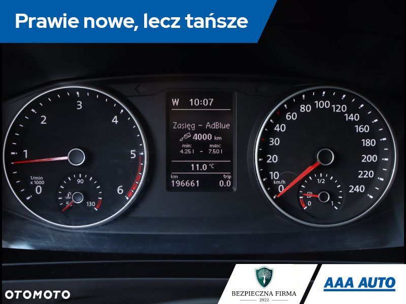Volkswagen Caravelle - 12