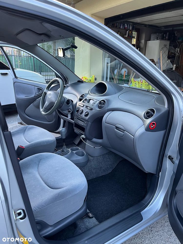 Toyota Yaris 1.3 Luna - 12