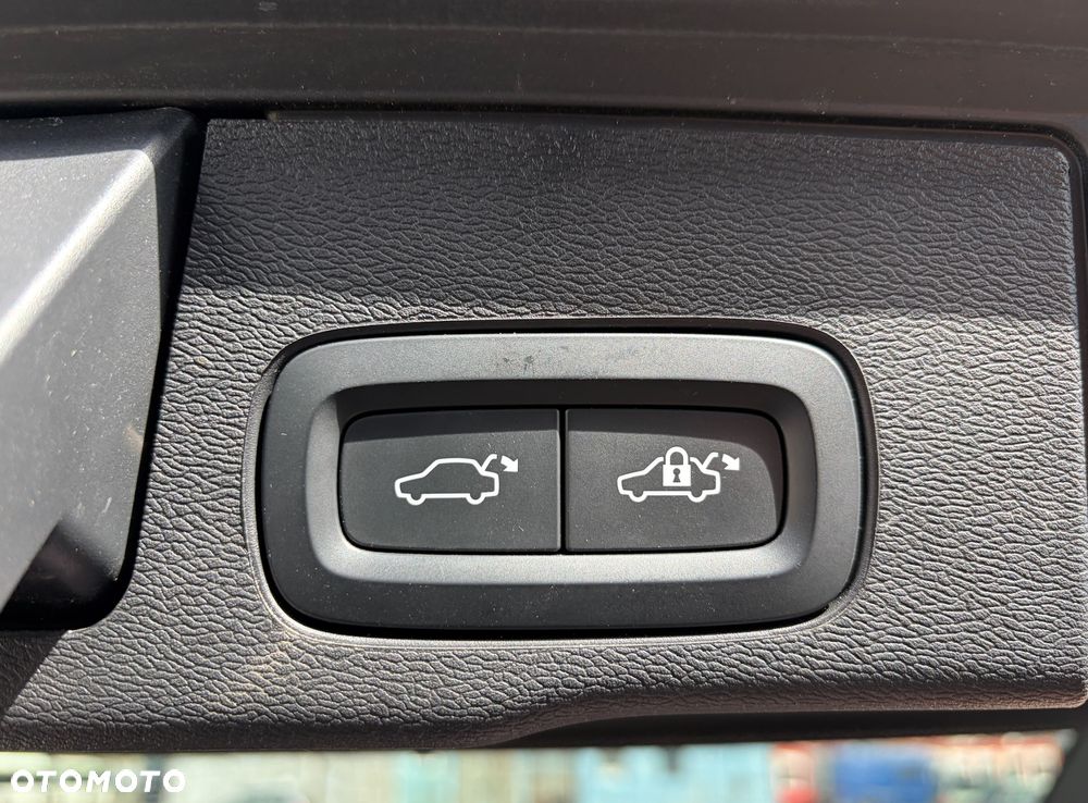 Volvo XC 60 B4 D AWD Core - 22