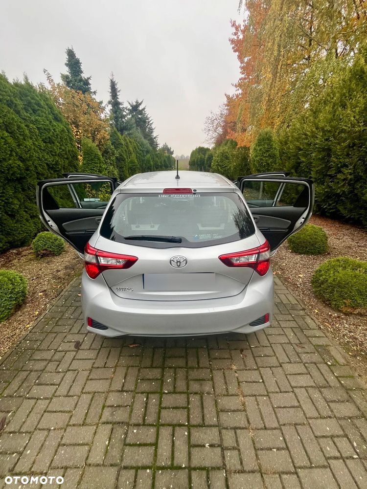 Toyota Yaris 2017 photo 3