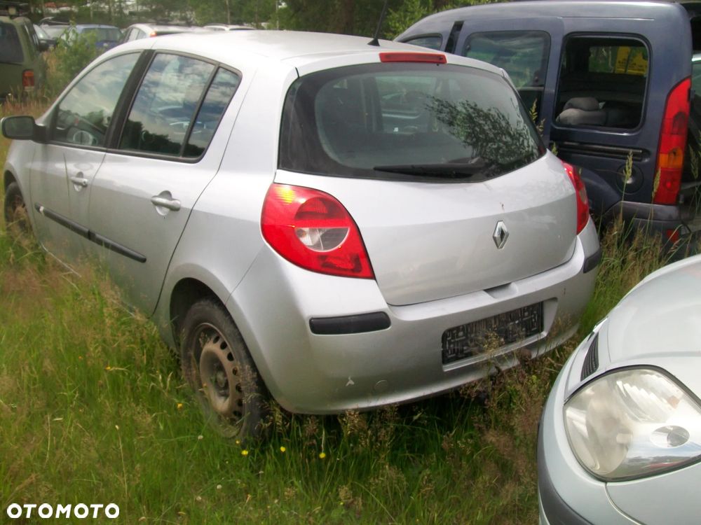 klapa tył renault clio 3