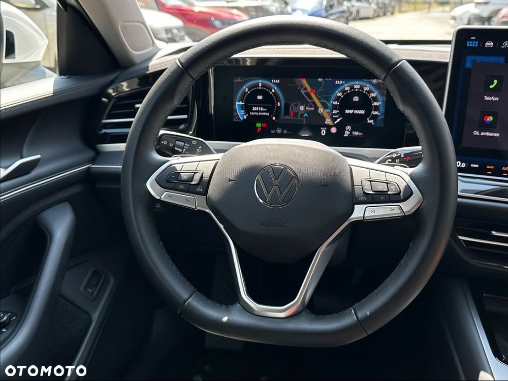 Volkswagen Passat - 12