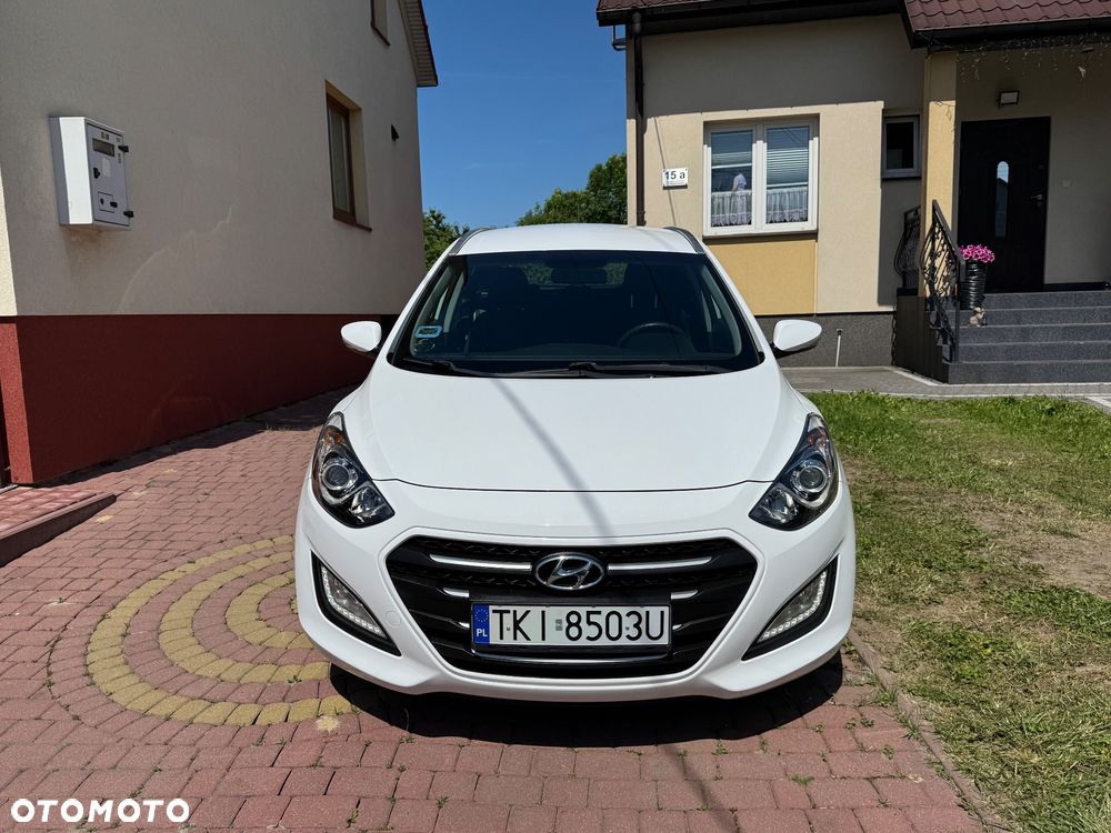 Hyundai i30 ver-blue-kombi-1-4-classic-navigation - 8