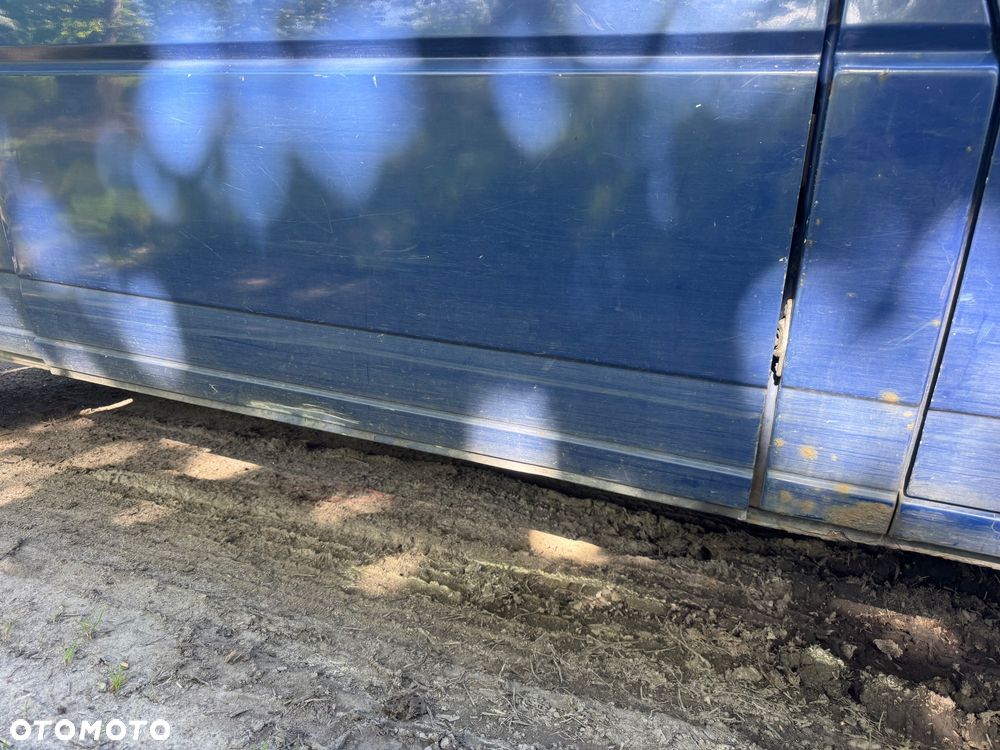 Volkswagen t4 transporter drzwi prawe lewe przednie boczne przesuwne przesówne klapa tył tylnia z szybą niebieskie niebieski granatowy - 4
