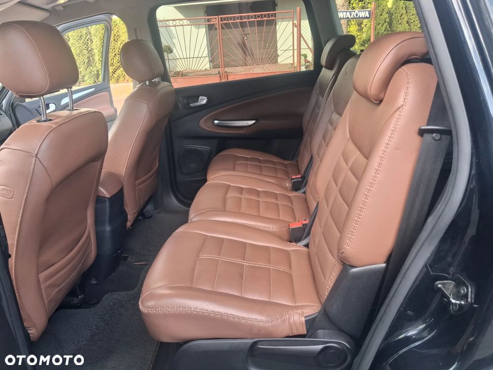 Ford S-Max - 19