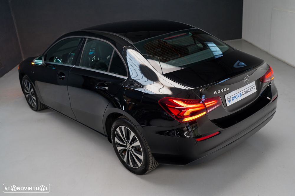 Mercedes-Benz A 250 Limousine e Progressive - 34