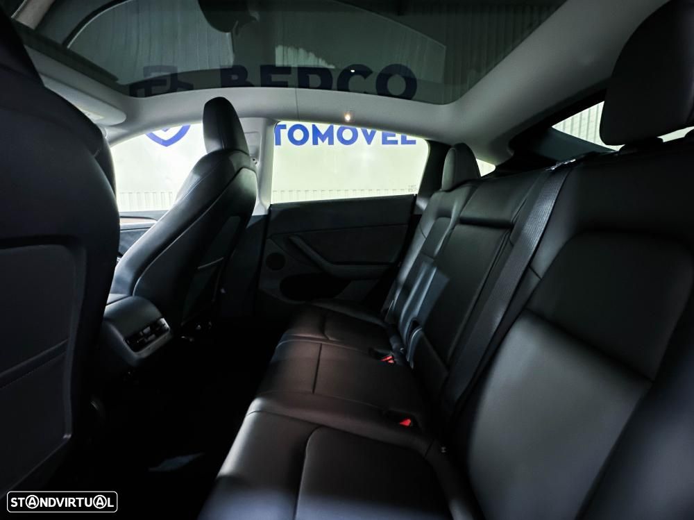 Tesla Model Y Standard - 10