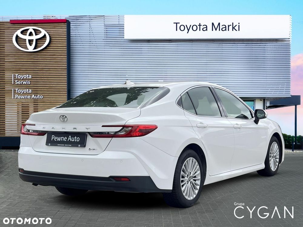 Toyota Camry - 6